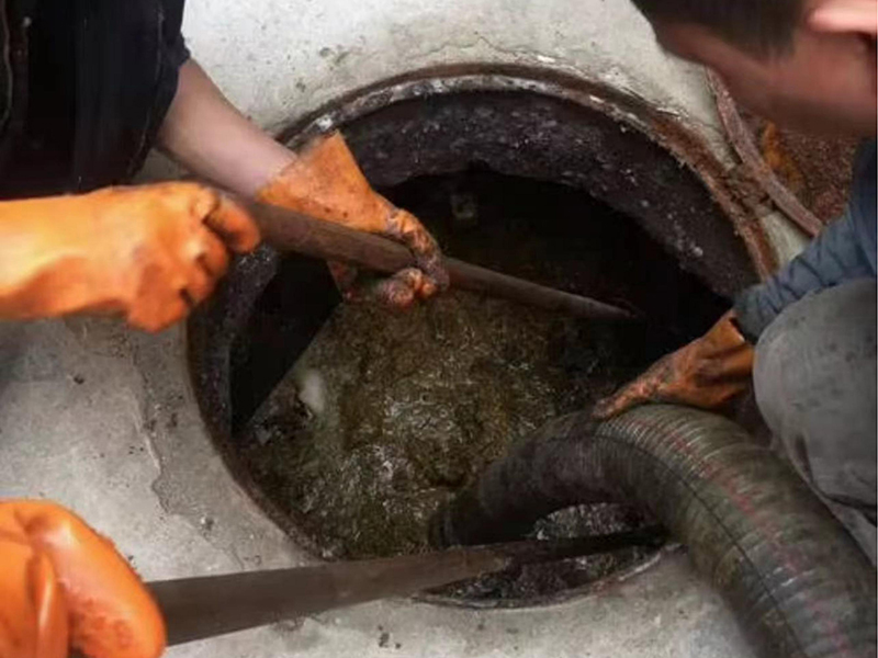 扶余清理化粪池时如何避免沼气的危害?